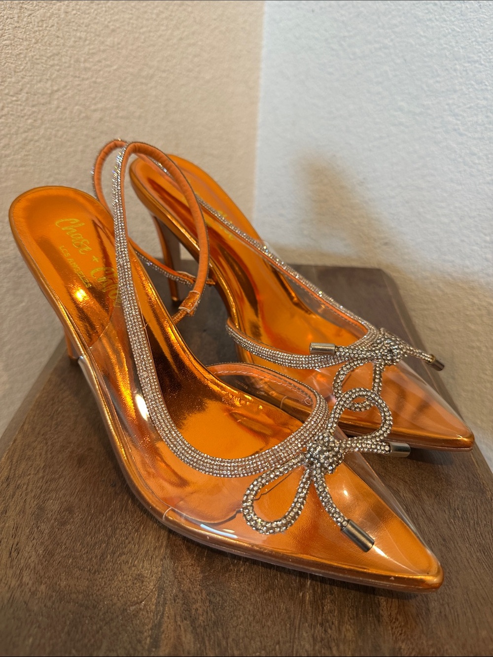 Chase & Chloe Orange Metallic Rhinestone Bow Slingback Heels Size 9